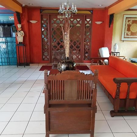 Oyo 631 Saltimboca Tourist In Bacolod Exterior photo