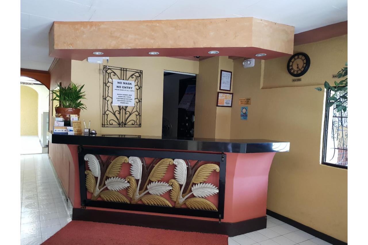 Oyo 631 Saltimboca Tourist In Bacolod Exterior photo